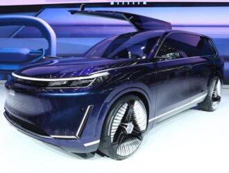 Geely готовит очень большой гибридный кроссовер