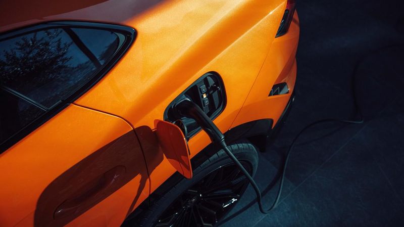 Lamborghini Urus превратился в супергибрид