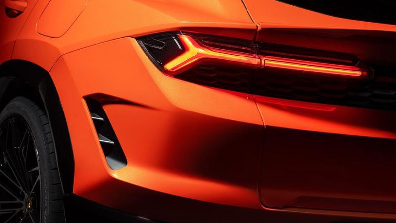 Lamborghini Urus превратился в супергибрид