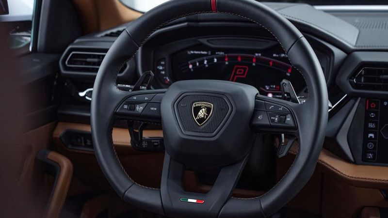 Lamborghini Urus превратился в супергибрид