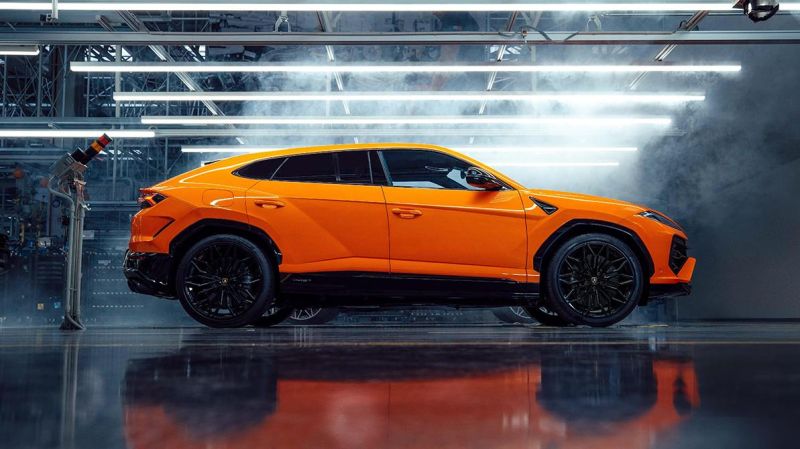 Lamborghini Urus превратился в супергибрид