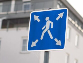 Новые дорожные знаки и таблички прописали в стандарте