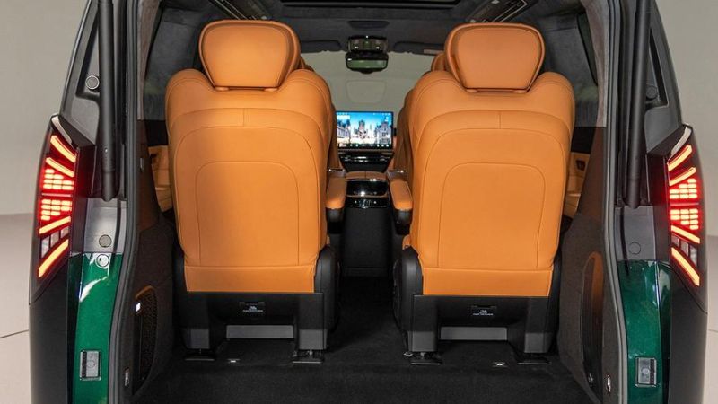 Рассекречен интерьер вэна Geely, названного в честь авиалайнера