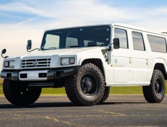 Редкий Toyota Mega Cruiser с левым рулём продают в США