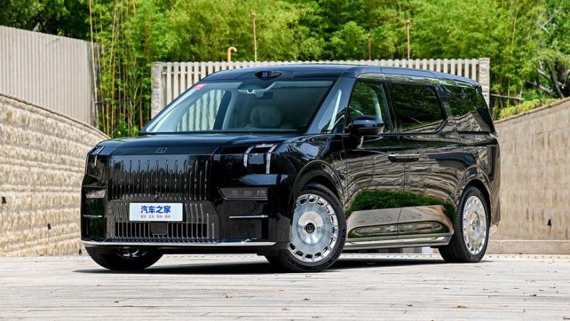 Самый роскошный Zeekr 009 оценили в 48.6 млн тенге