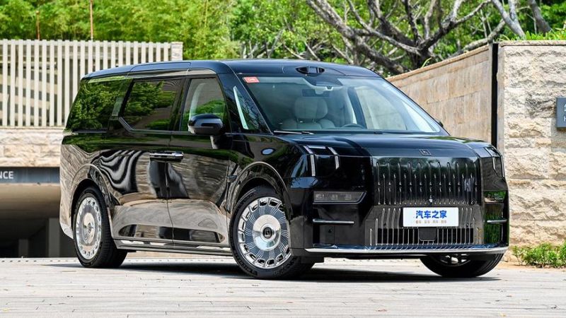 Самый роскошный Zeekr 009 оценили в 48.6 млн тенге