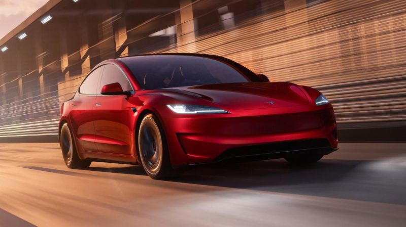 Tesla Model 3 Performance обновилась