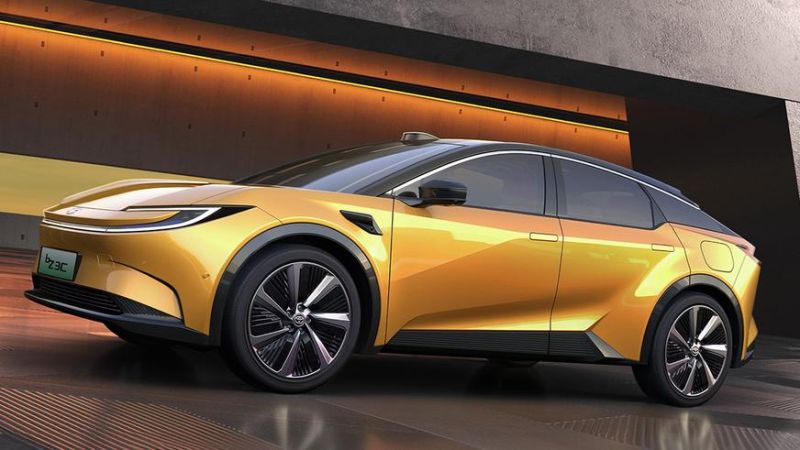 Toyota привезла в Китай два электрических прототипа