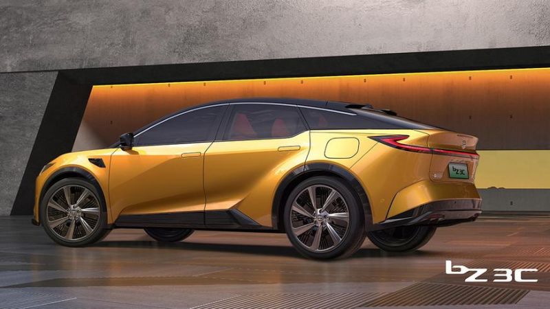 Toyota привезла в Китай два электрических прототипа
