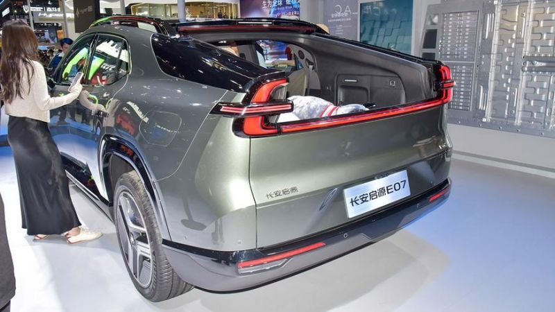 Трансформирующийся кроссовер появился у Changan