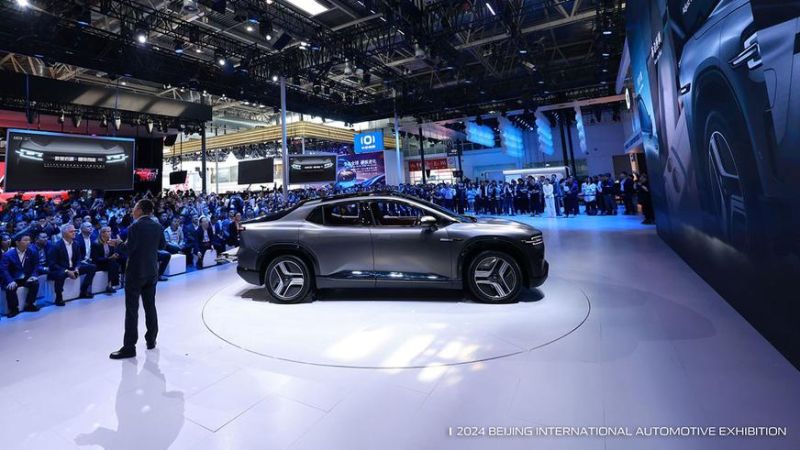 Трансформирующийся кроссовер появился у Changan