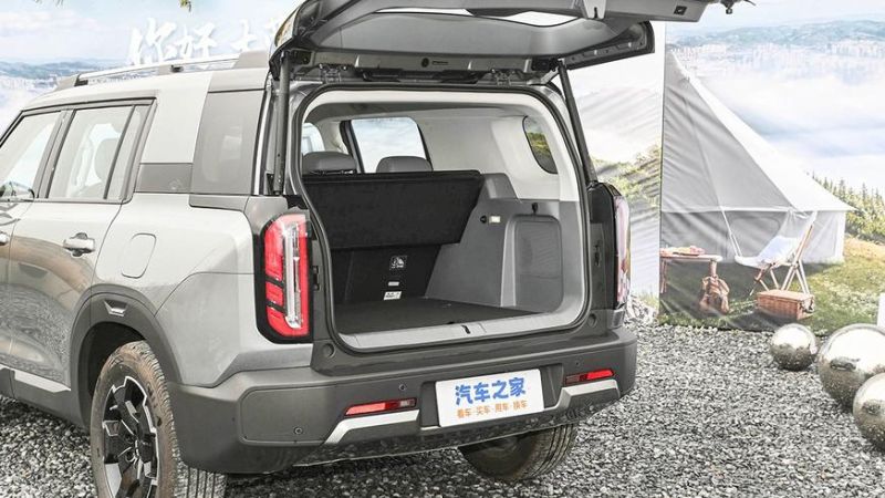 Бюджетный кроссовер BAIC BJ30 — суровая внешность и передний привод