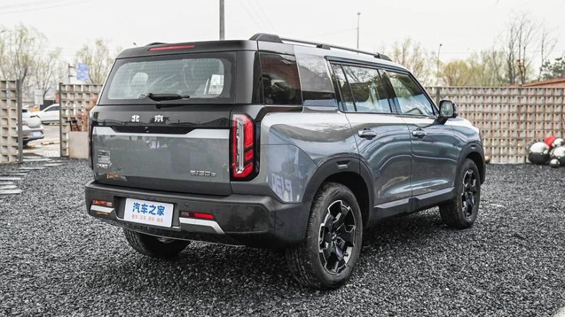 Бюджетный кроссовер BAIC BJ30 — суровая внешность и передний привод