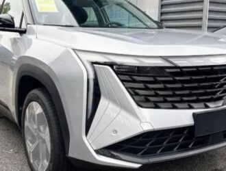 Geely готовит Atlas к обновлению. Первые фото
