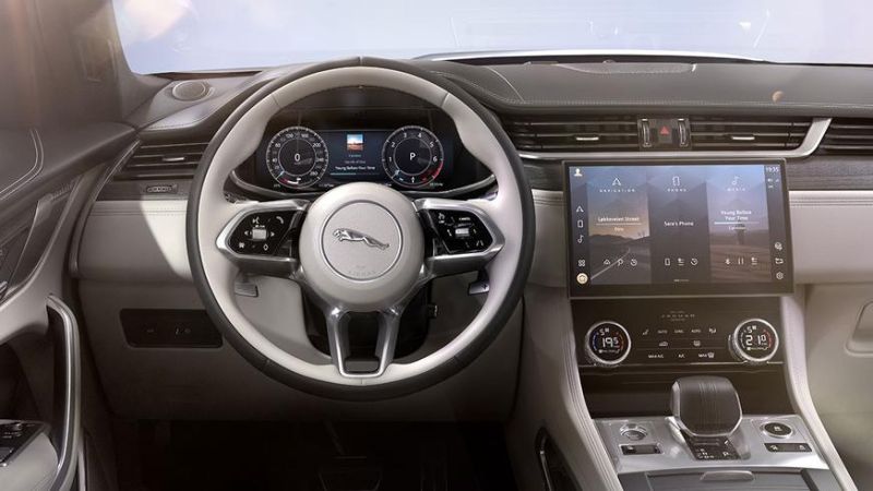 Jaguar провожает на покой F-Pace