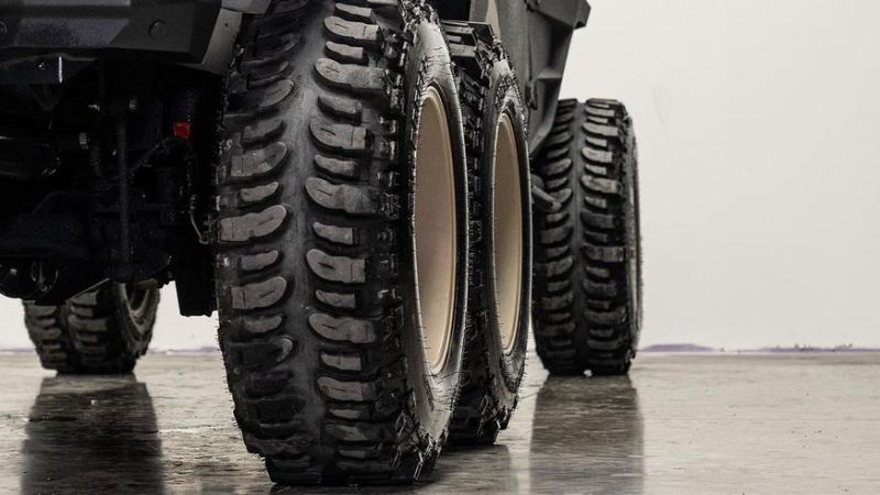 Jeep Gladiator превратили в суровый шестиколёсник для путешествий