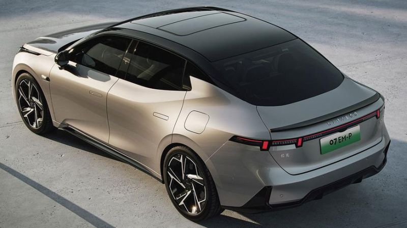Lynk&Co начала продажи нового дальнобойного седана 07 EM-P