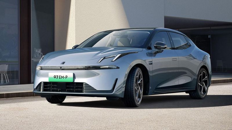 Lynk&Co начала продажи нового дальнобойного седана 07 EM-P
