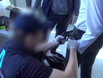На взятке почти в 1 млн тенге за права для курсантов погорел замдиректора спецЦОНа в Алматы