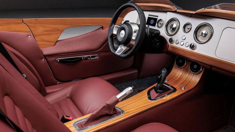 Родстер Morgan Plus Six стал ещё винтажнее благодаря Pininfarina