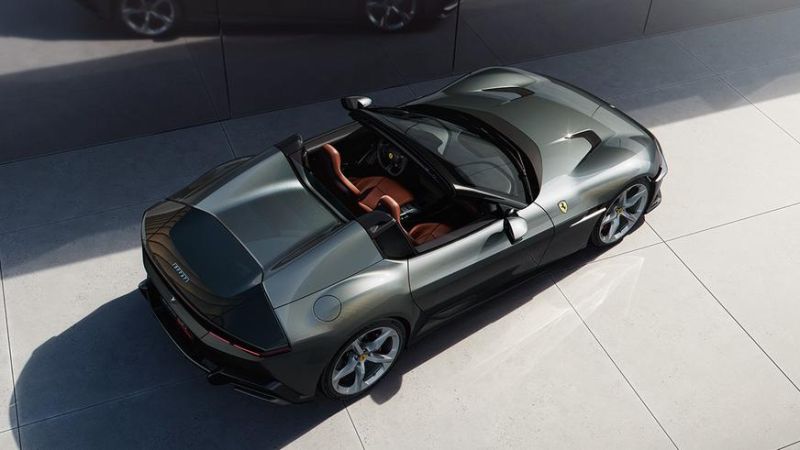 У Ferrari появился новый суперкар с атмосферным V12