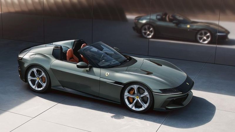 У Ferrari появился новый суперкар с атмосферным V12