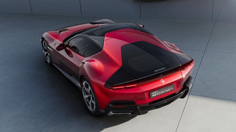 У Ferrari появился новый суперкар с атмосферным V12