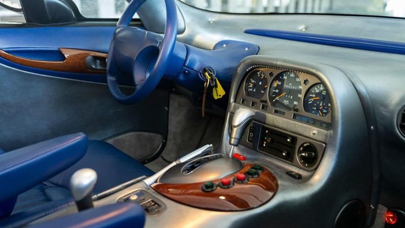 Уникальный гибрид SLK и G-Class пустят с молотка