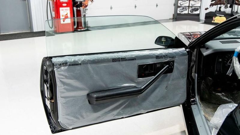 В США можно купить новый Chevrolet Camaro, выпущенный в 1985 году