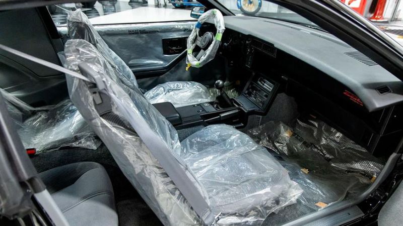 В США можно купить новый Chevrolet Camaro, выпущенный в 1985 году
