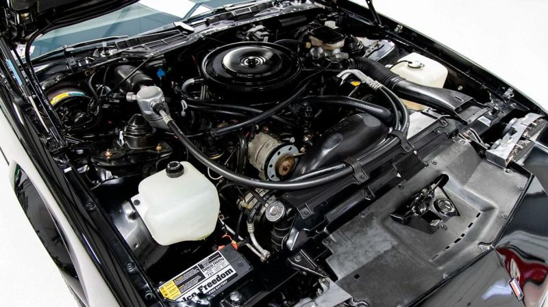 В США можно купить новый Chevrolet Camaro, выпущенный в 1985 году