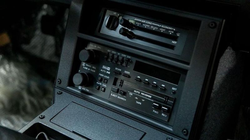 В США можно купить новый Chevrolet Camaro, выпущенный в 1985 году