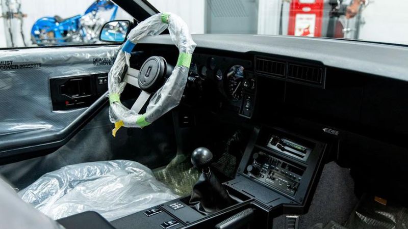 В США можно купить новый Chevrolet Camaro, выпущенный в 1985 году