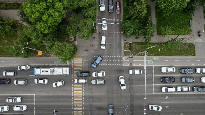 Всегда ли можно повернуть в свой ряд и не нарушить новое правило ПДД