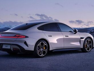 Xiaomi SU7 превратился в «кирпич», не проехав и 40 километров