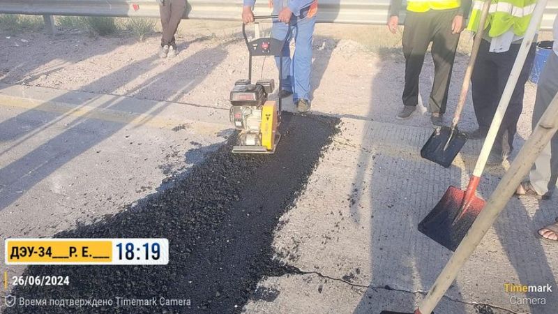 Бетонка снова вспучилась из-за жары в Жамбылской области