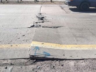 Бетонка снова вспучилась из-за жары в Жамбылской области