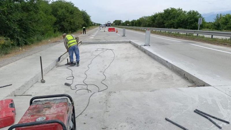Бетонка снова вспучилась из-за жары в Жамбылской области