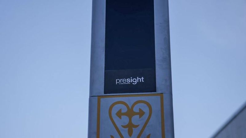 Что за столб с объективами появился в Астане?
