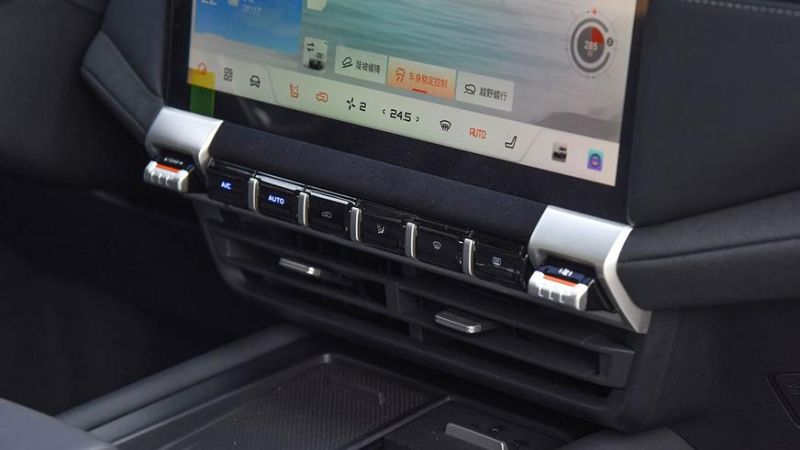 Дальнобойный кроссовер от Changan и Huawei вышел на рынок Китая