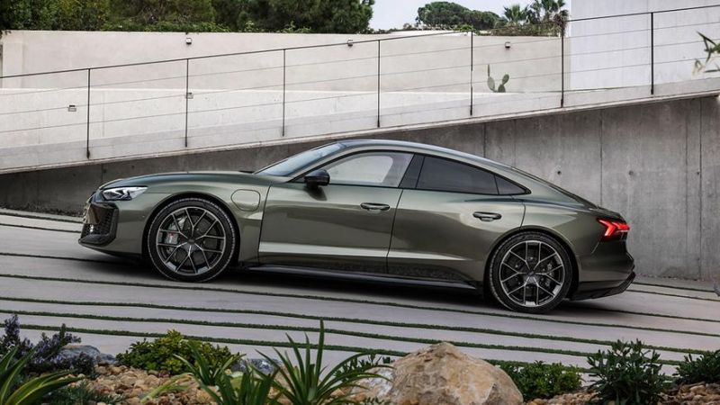 Электрокар e-tron GT теперь самый мощный Audi в истории