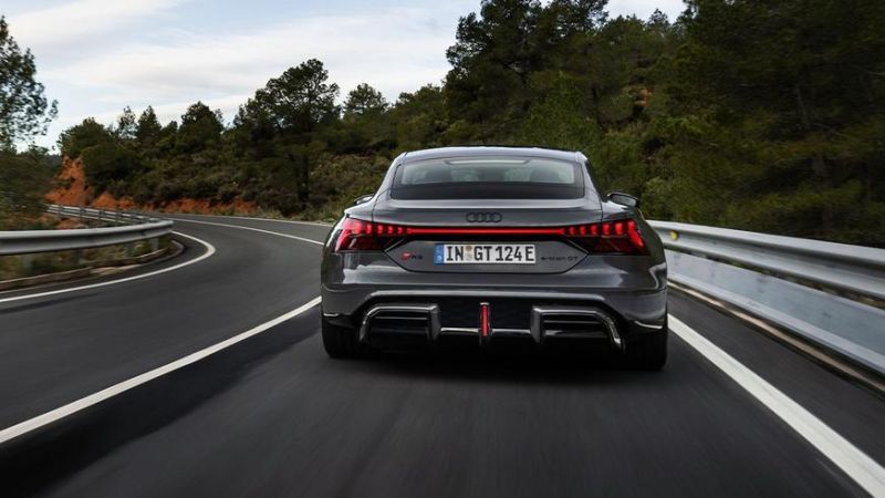 Электрокар e-tron GT теперь самый мощный Audi в истории