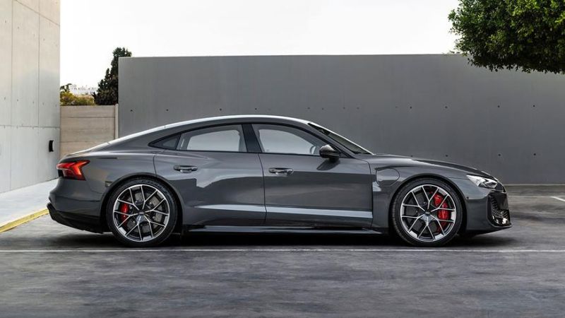 Электрокар e-tron GT теперь самый мощный Audi в истории