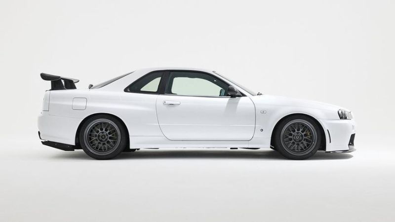 Японское ателье предложило рестомоды на базе Nissan Skyline GT-R