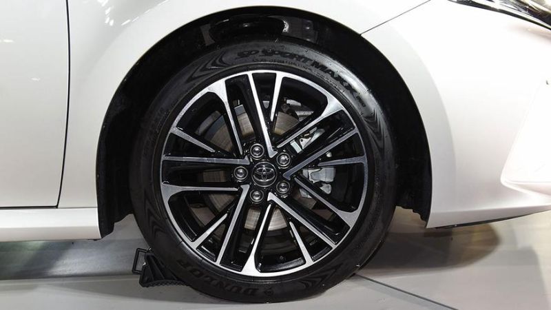 Китайская Toyota Camry 80 стала на 33 силы мощнее