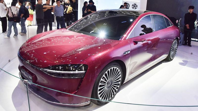 Конкурента Audi A8 от Huawei оценили в Китае от 28 млн тенге