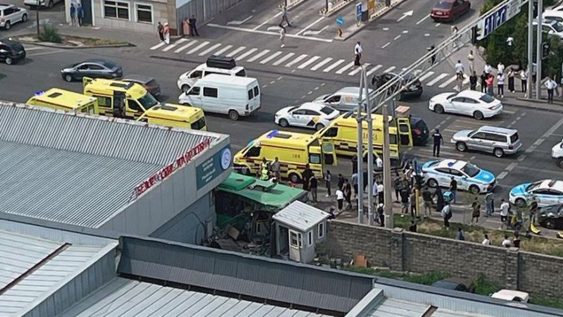 Крупное ДТП с автобусом в Алматы. Один человек погиб