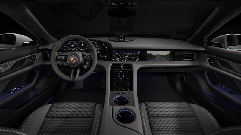 Porsche официально запустил продажи обновлённого Taycan в Казахстане