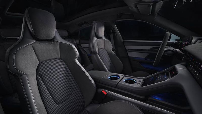 Porsche официально запустил продажи обновлённого Taycan в Казахстане