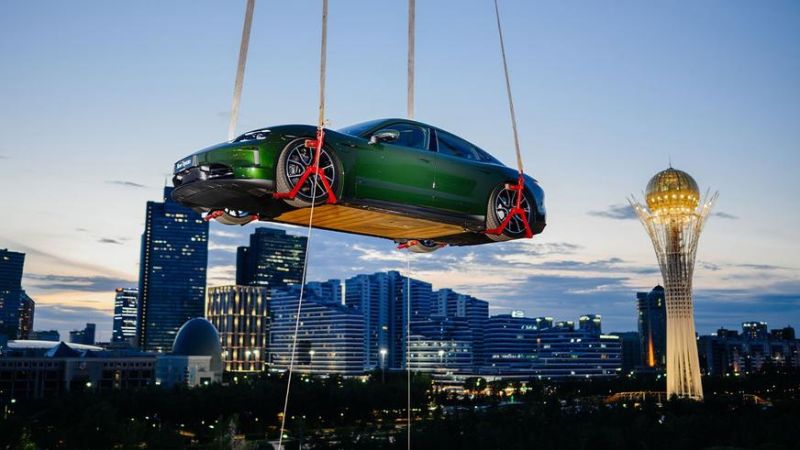 Porsche официально запустил продажи обновлённого Taycan в Казахстане